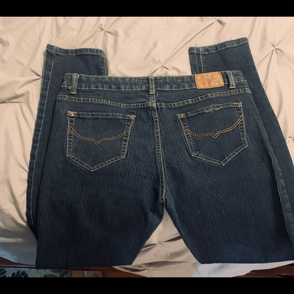 Lots of name brand jeans - Picture 11 of 14